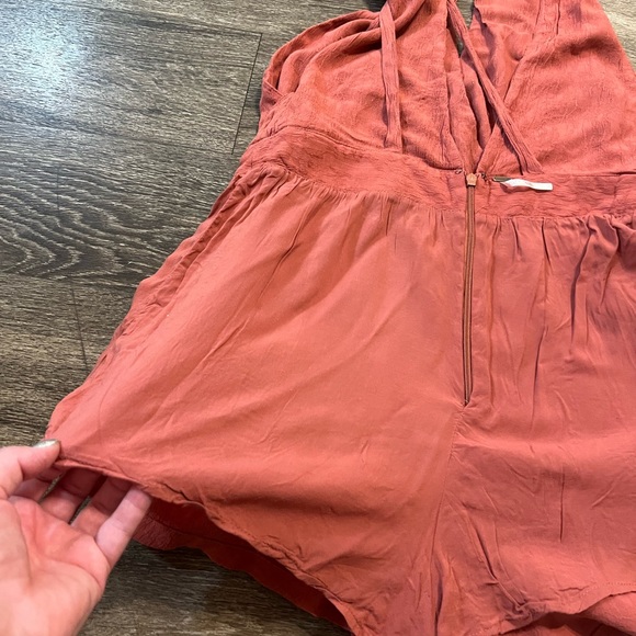 FREE PEOPLE 12 jumpsuit short rayon viscose sleeveless Cross On Back - Picture 10 of 12